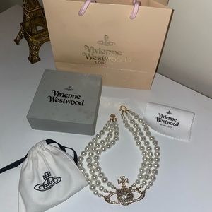 Vivienne Westwood pearl choker